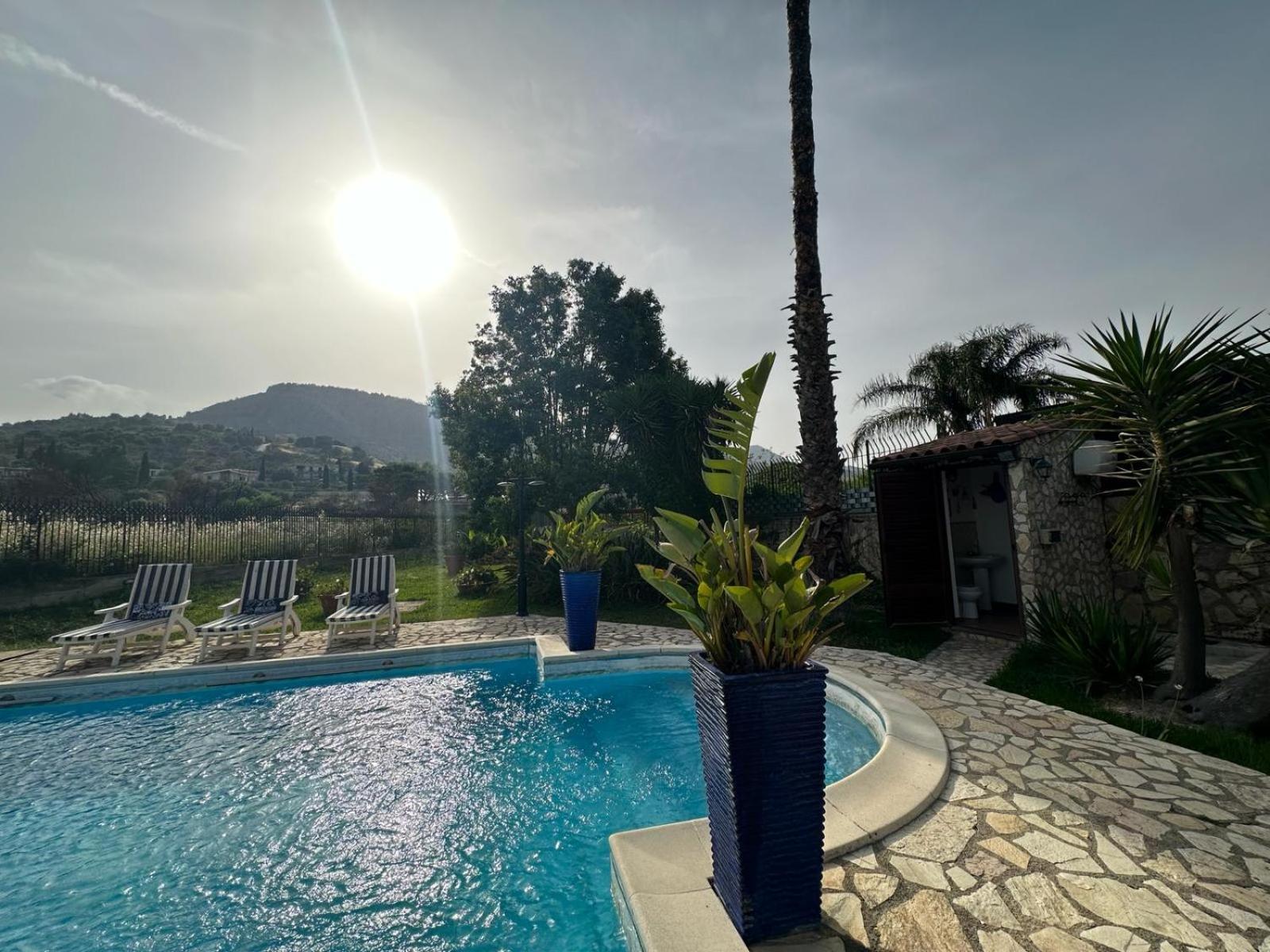 Villa Inserra Deluxe — Photos 2