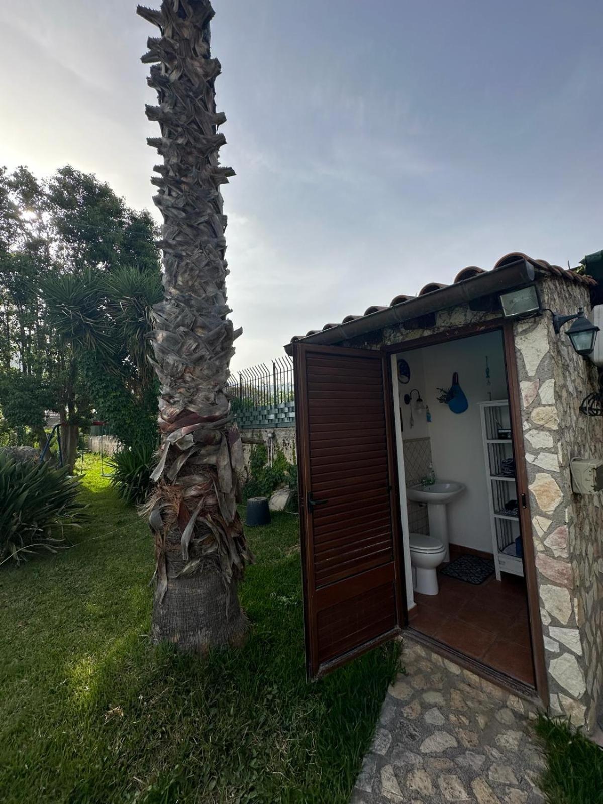 Villa Inserra Deluxe — Photos 3